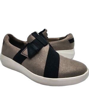 Clarks Kayleigh Charm Slip-ons Women's Size 8